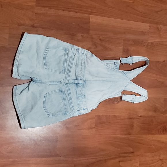 Old Navy Light Wash Denim Overalls - Picture 4 of 5